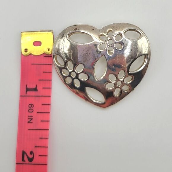 Preco Heart Brooch Pin, silvertone - Picture 5 of 6